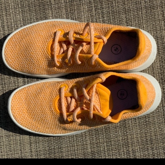 Allbirds Women's Tree Runners - Picture 4 of 11
